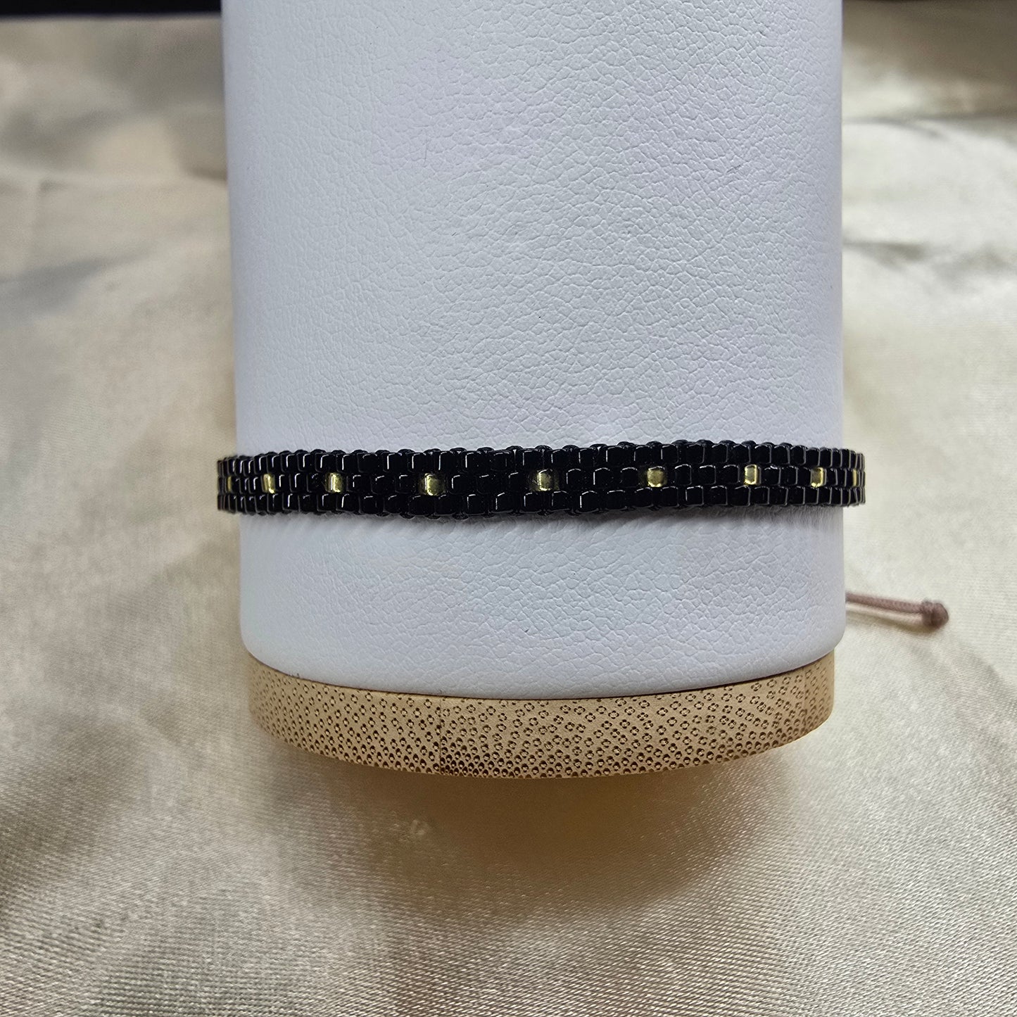 Flat bracelet