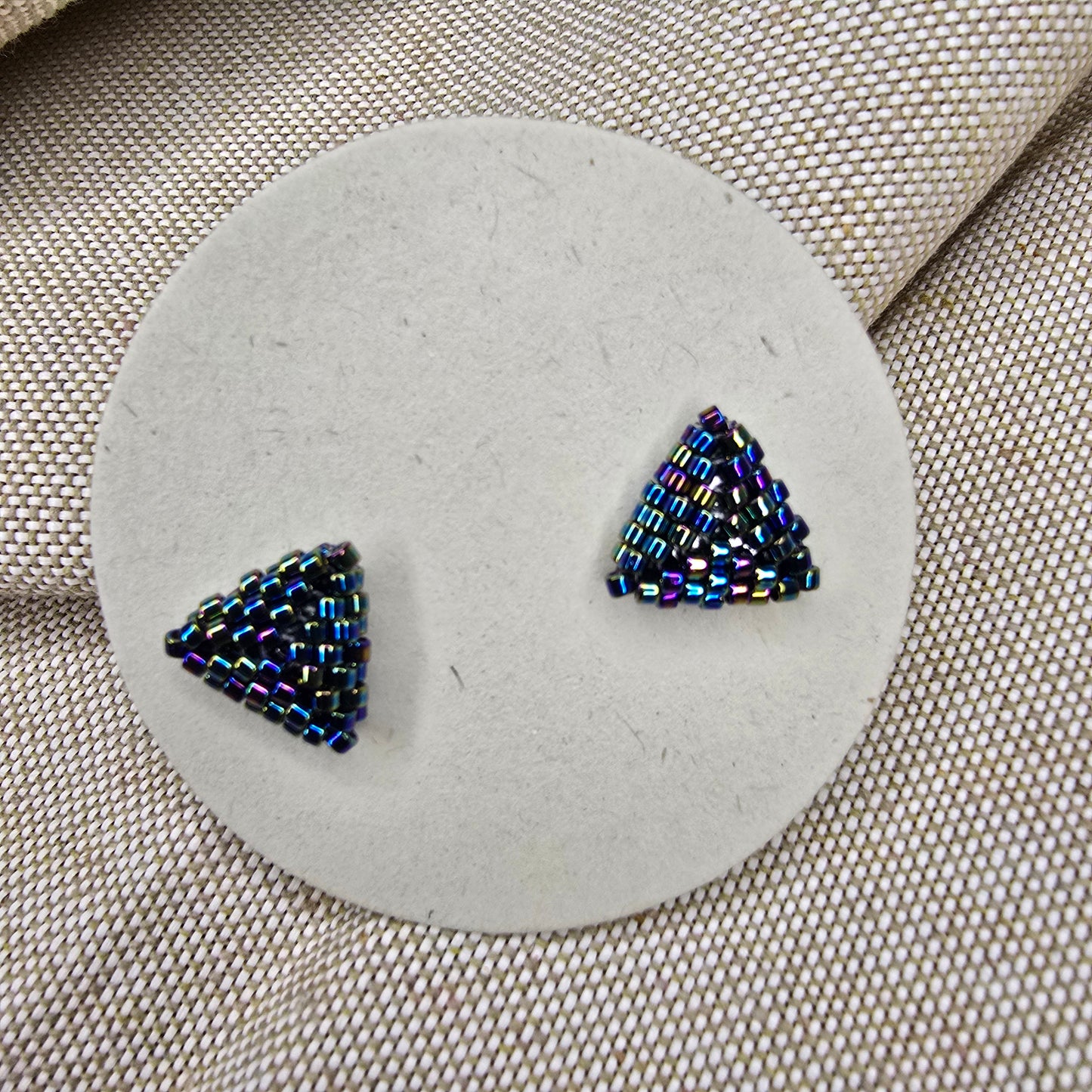 Triangle studs