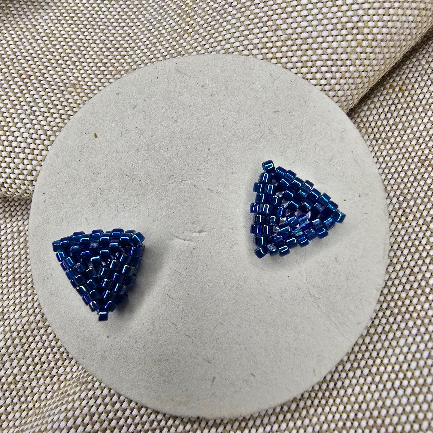 Triangle studs