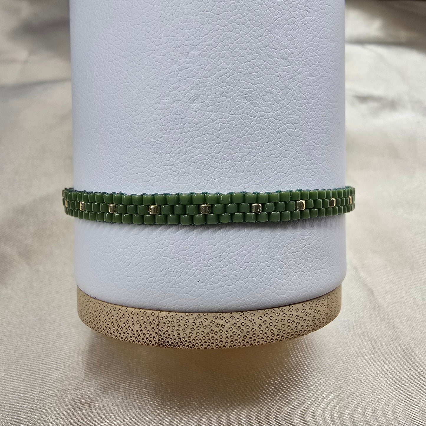 Flat bracelet