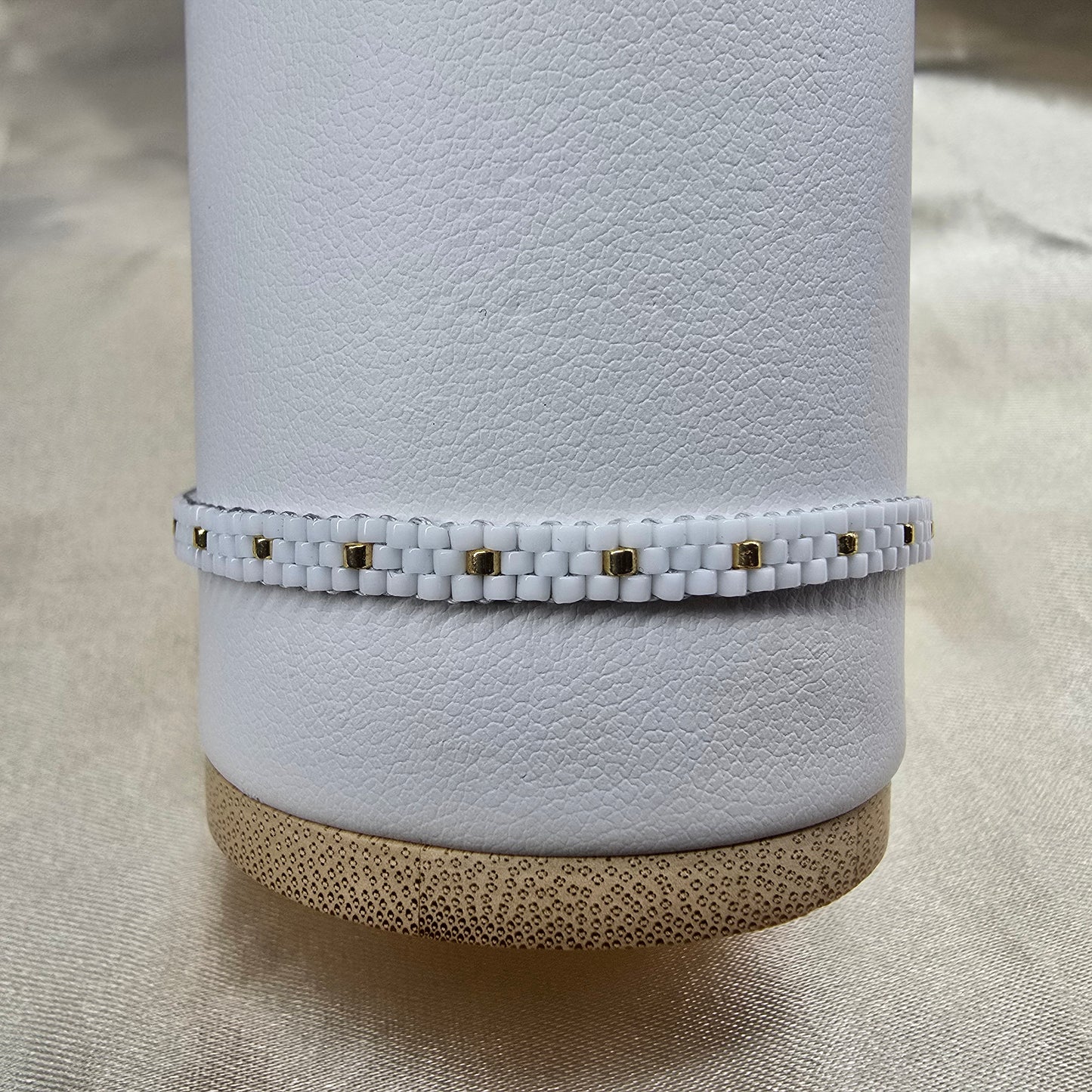 Flat bracelet