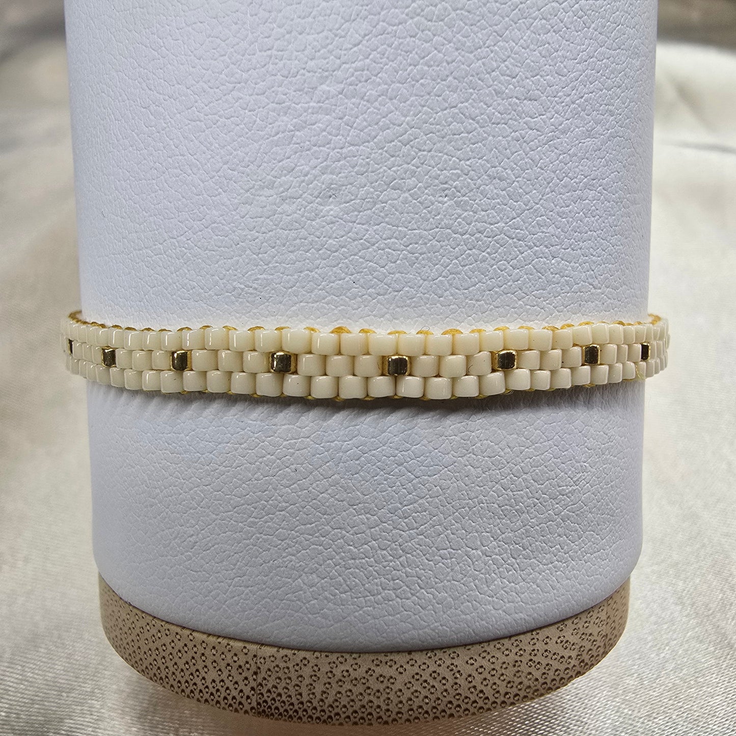 Flat bracelet